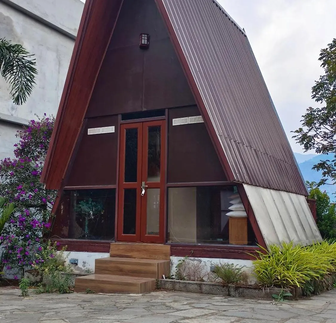 Algohuts Hotel Anachal