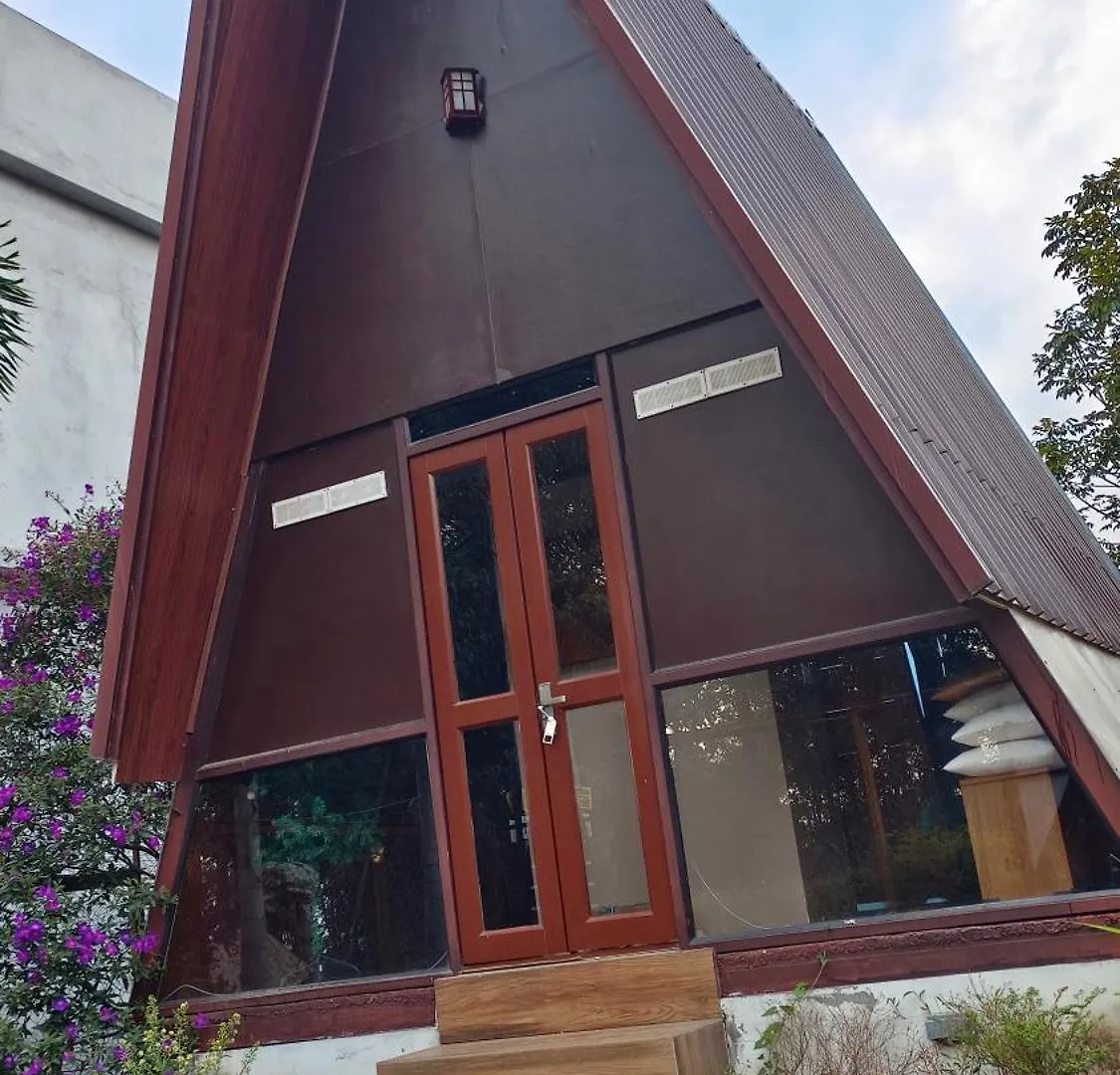 Algohuts Hotel Anachal